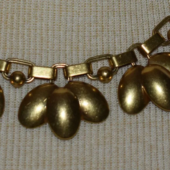 Stella & Dot Hazel Flower Petal Statement Necklace Chain Link Gold - Picture 4 of 16